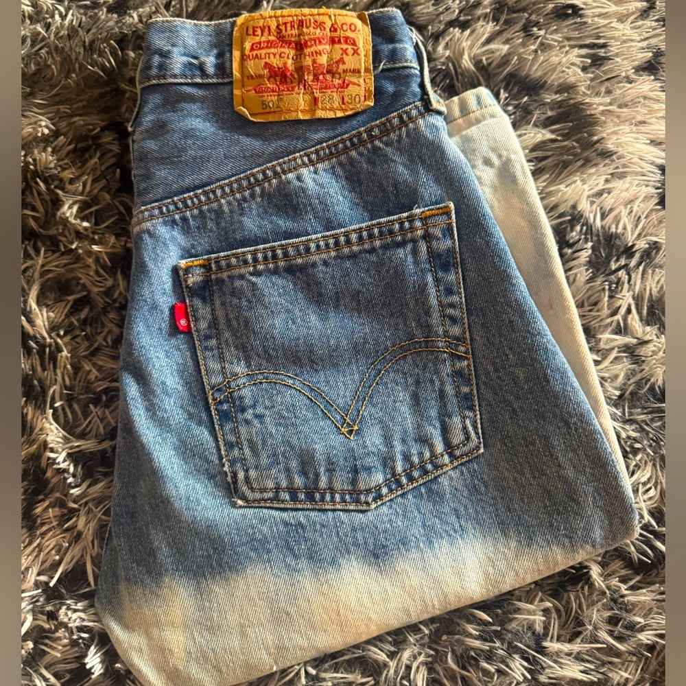 Levi’s Vintage 2004 Women’s Custom Bleached Painted 501’s Size 28​ - Picture 6 of 14